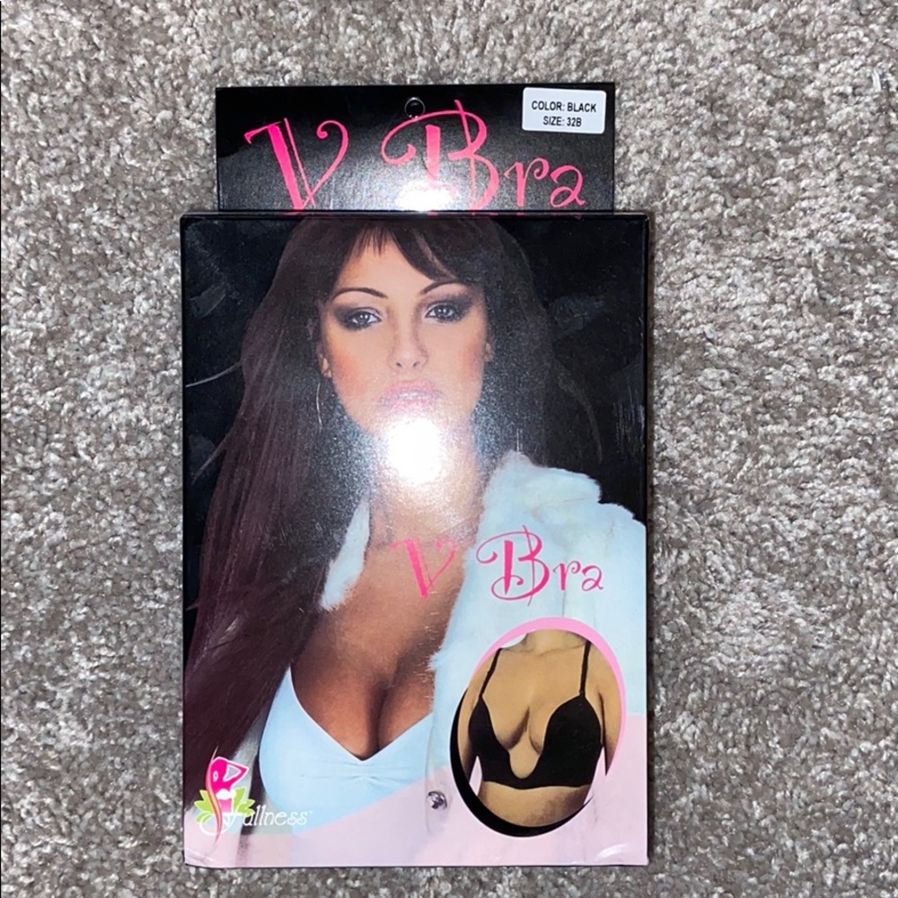 Brand new v bra